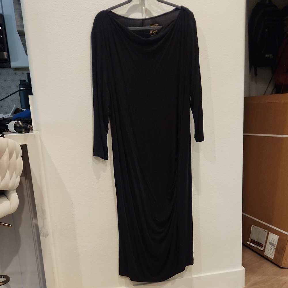 Pip & Vine Black Long Sleeve Dress